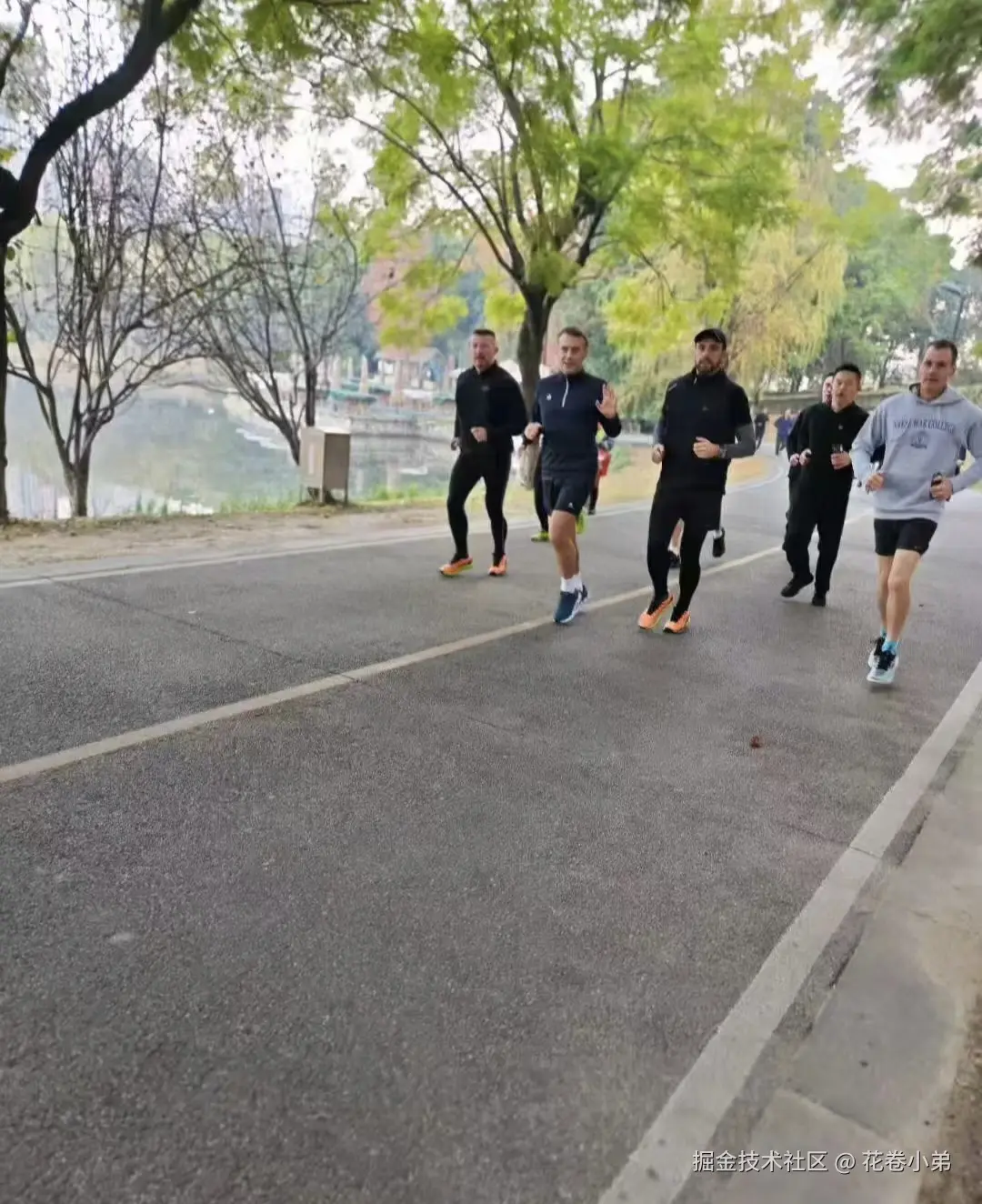 花卷小弟于2025-12-05 10:06发布的图片