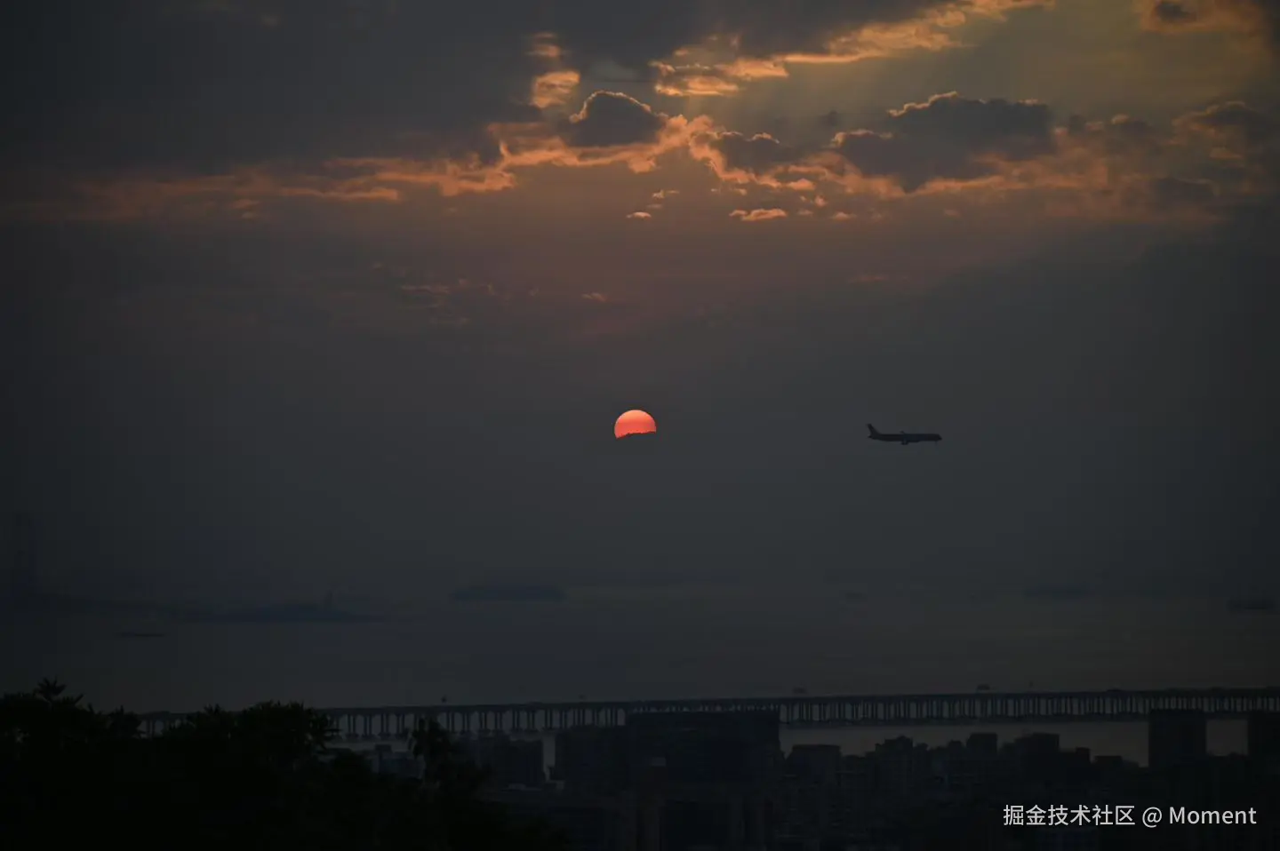 Moment于2025-10-20 10:30发布的图片