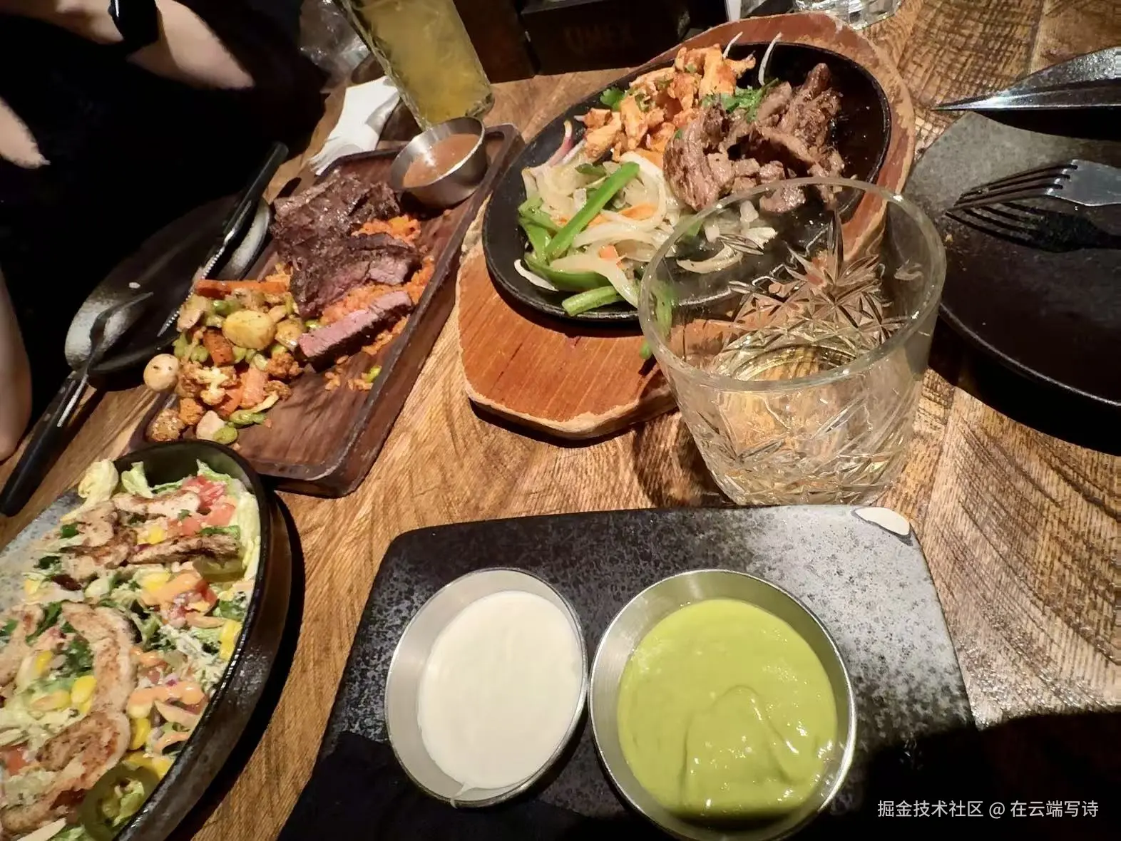 在云端写诗于2025-12-05 11:22发布的图片