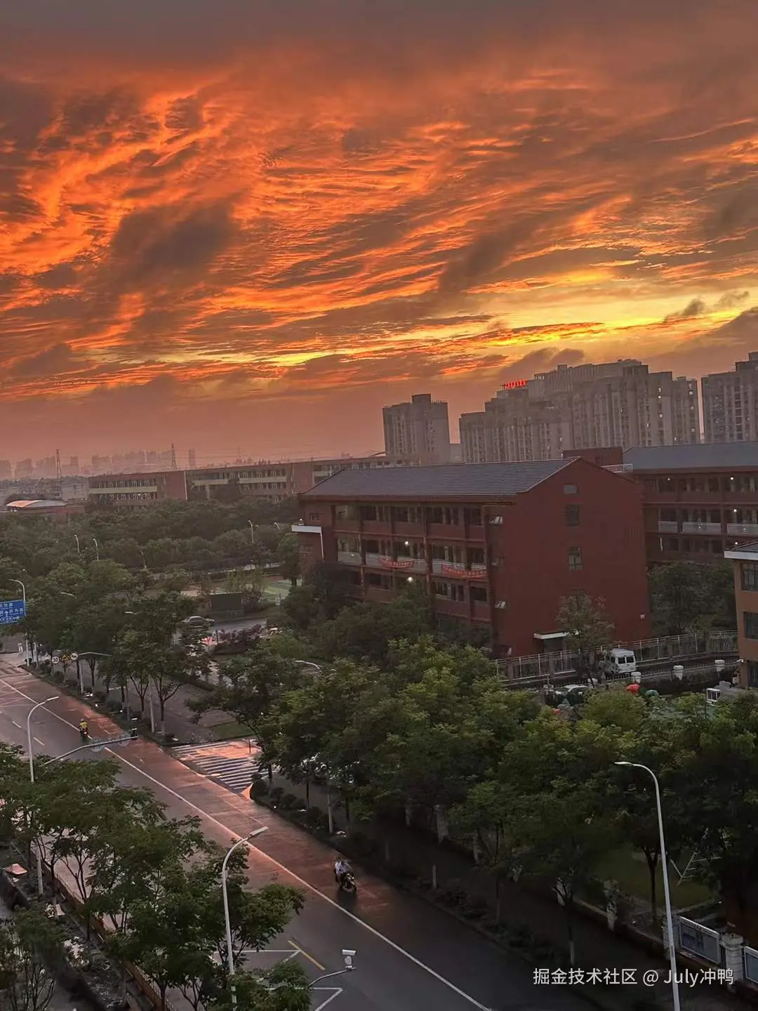 July冲鸭于2025-06-13 16:13发布的图片