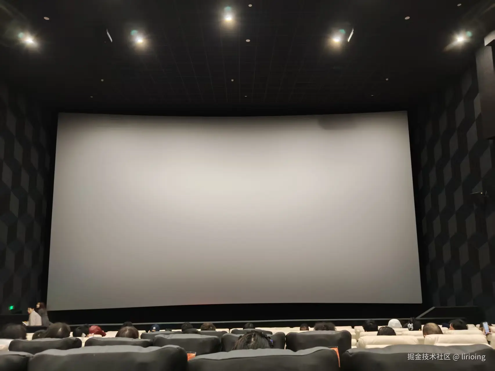 lirioing于2025-12-22 14:32发布的图片