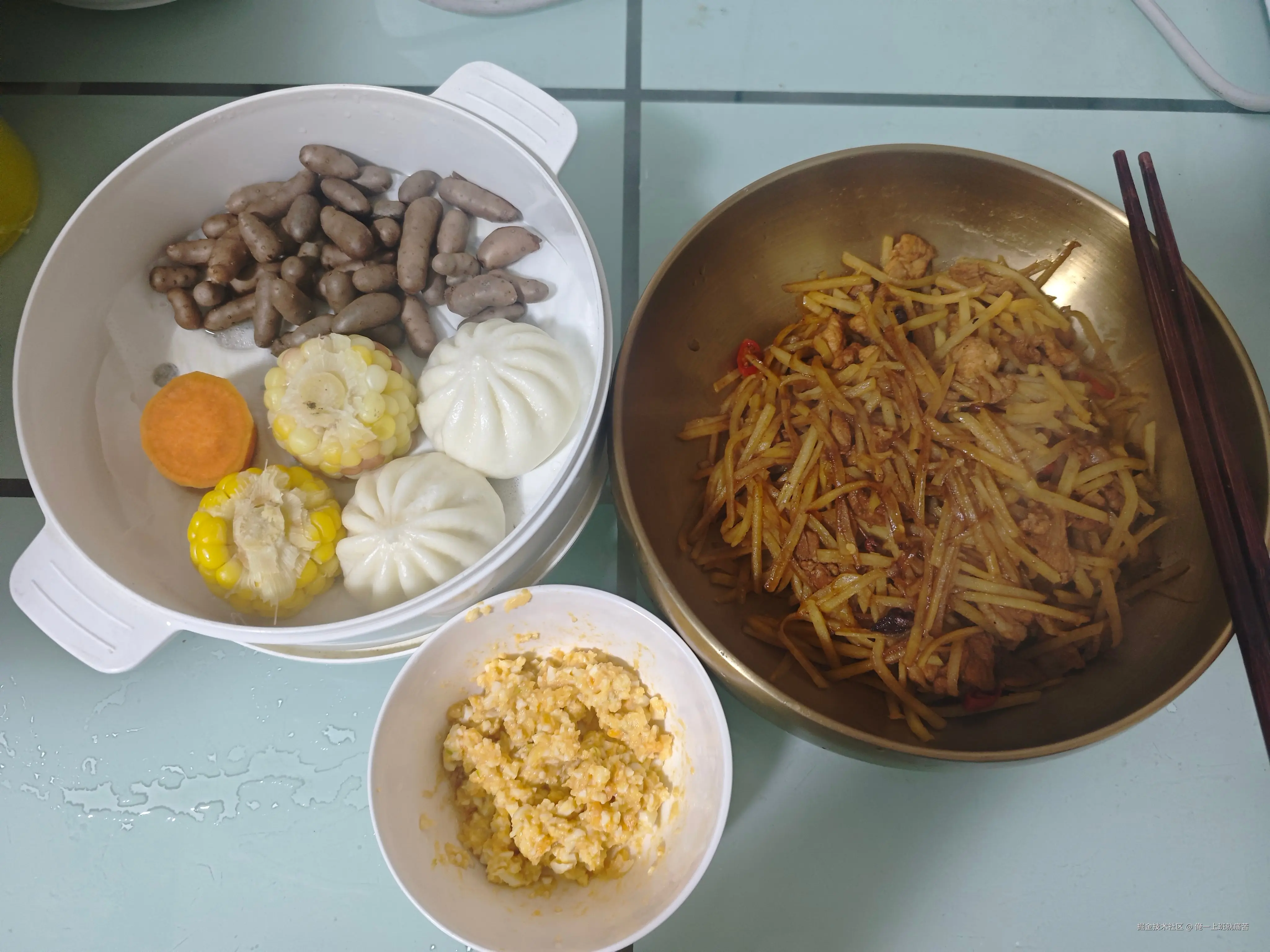 俺一上班就痛苦于2025-12-08 20:16发布的图片