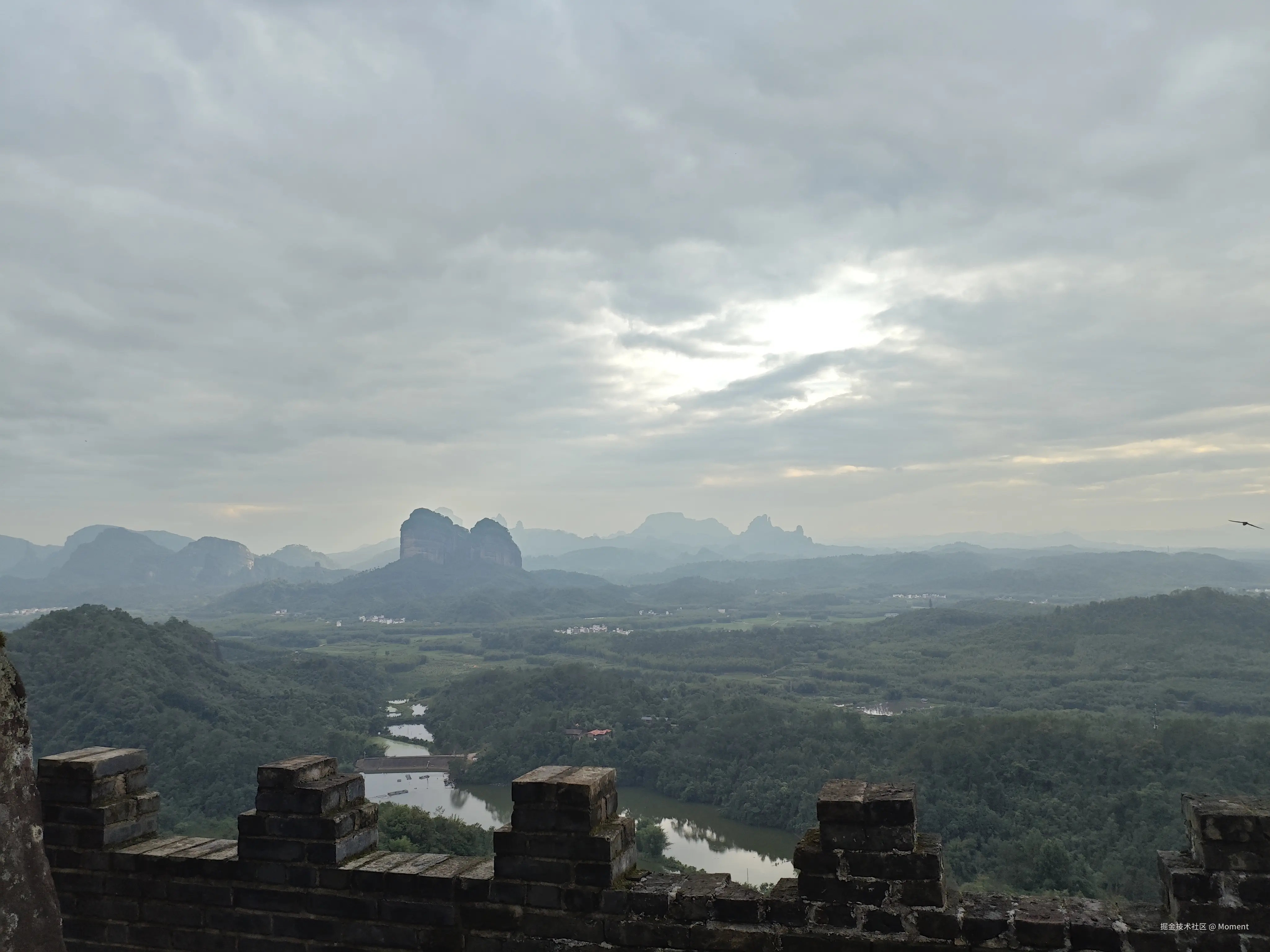 Moment于2025-06-25 17:39发布的图片