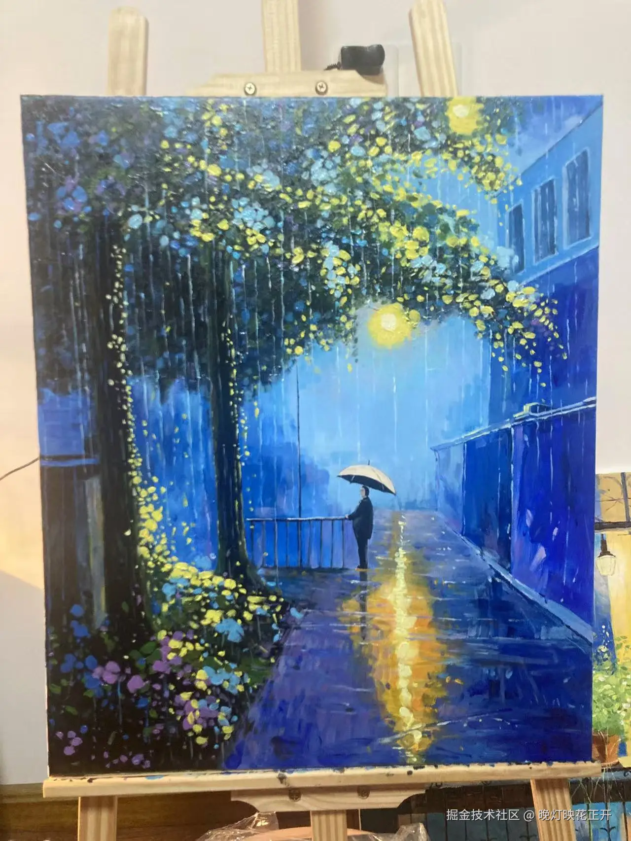 晚灯映花正开于2024-12-12 09:00发布的图片