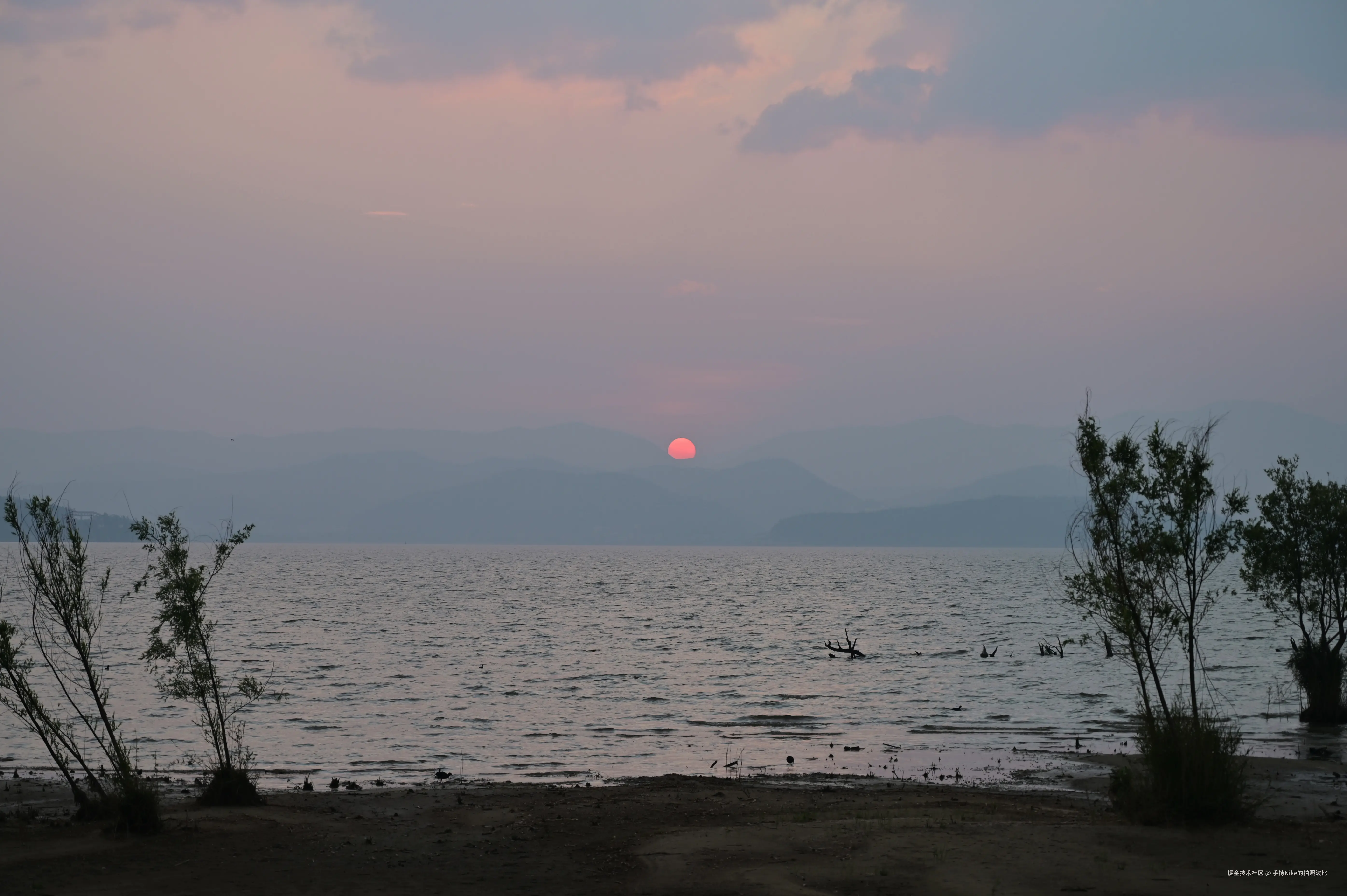 手持Nike的拍照波比于2025-04-07 15:02发布的图片