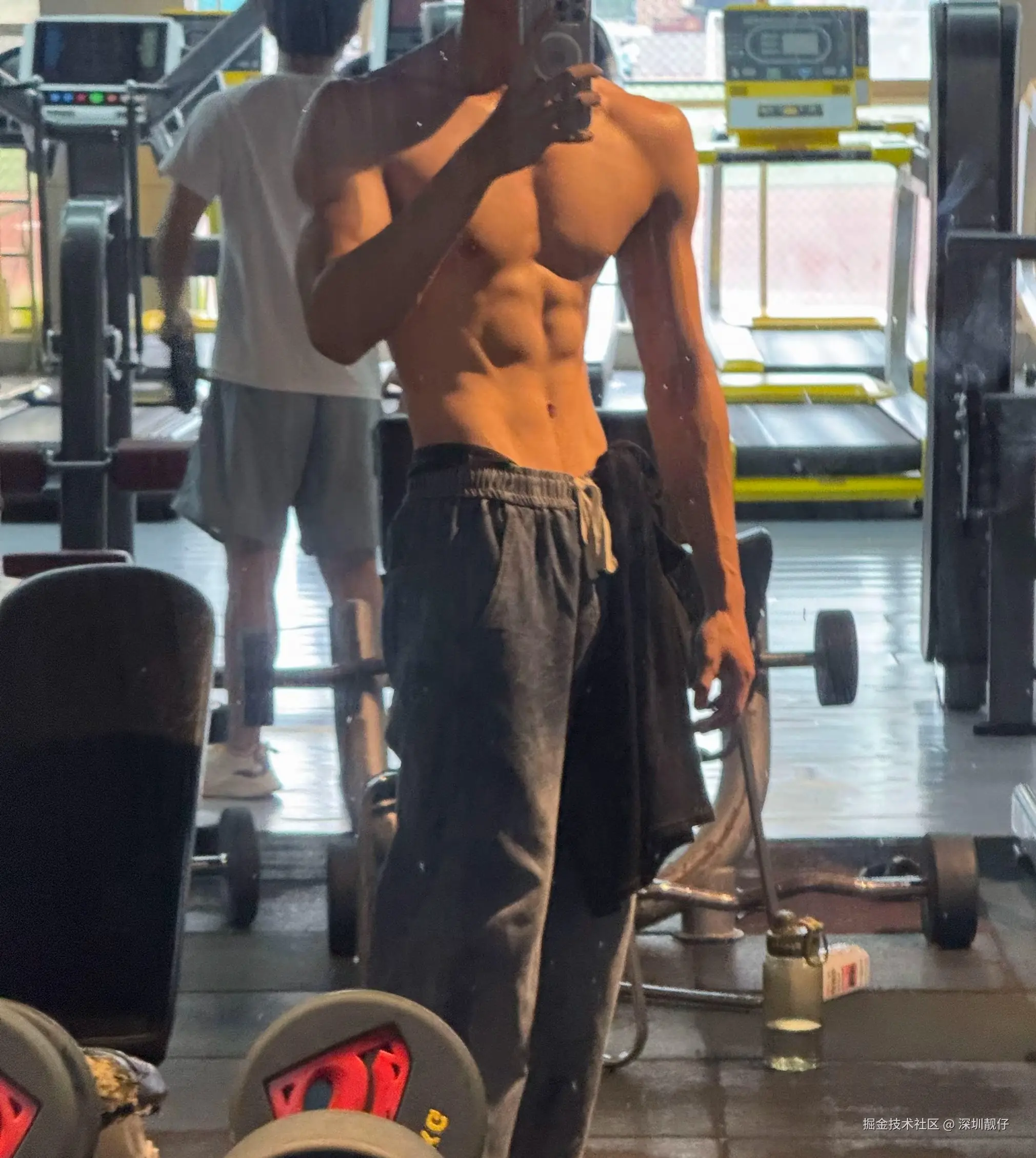 深圳靓仔于2025-12-01 15:26发布的图片