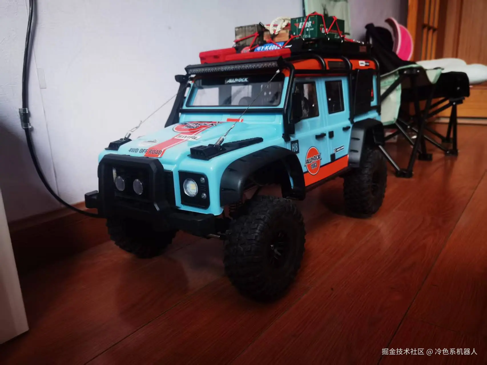 冷色系机器人于2025-11-14 09:40发布的图片