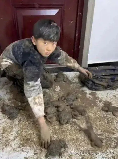 高买低卖艺术家于2025-10-20 14:46发布的图片