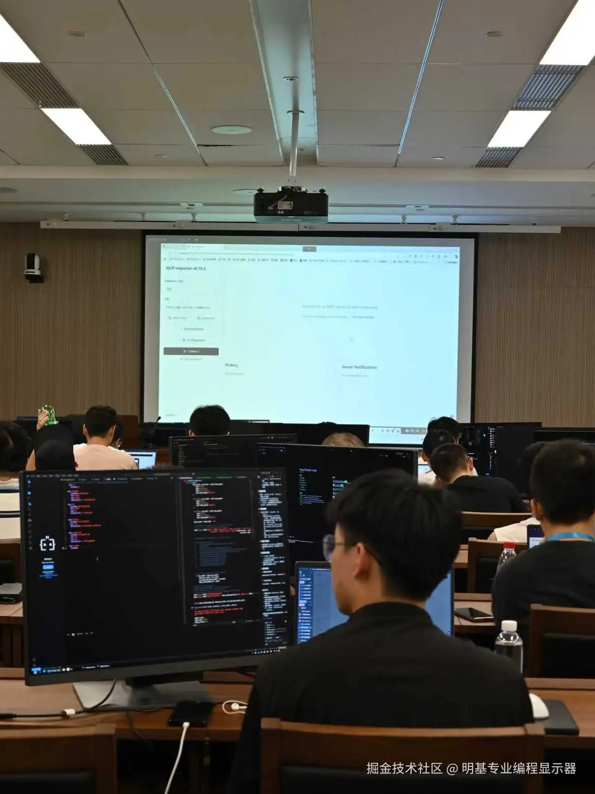 明基专业编程显示器于2025-08-14 08:01发布的图片